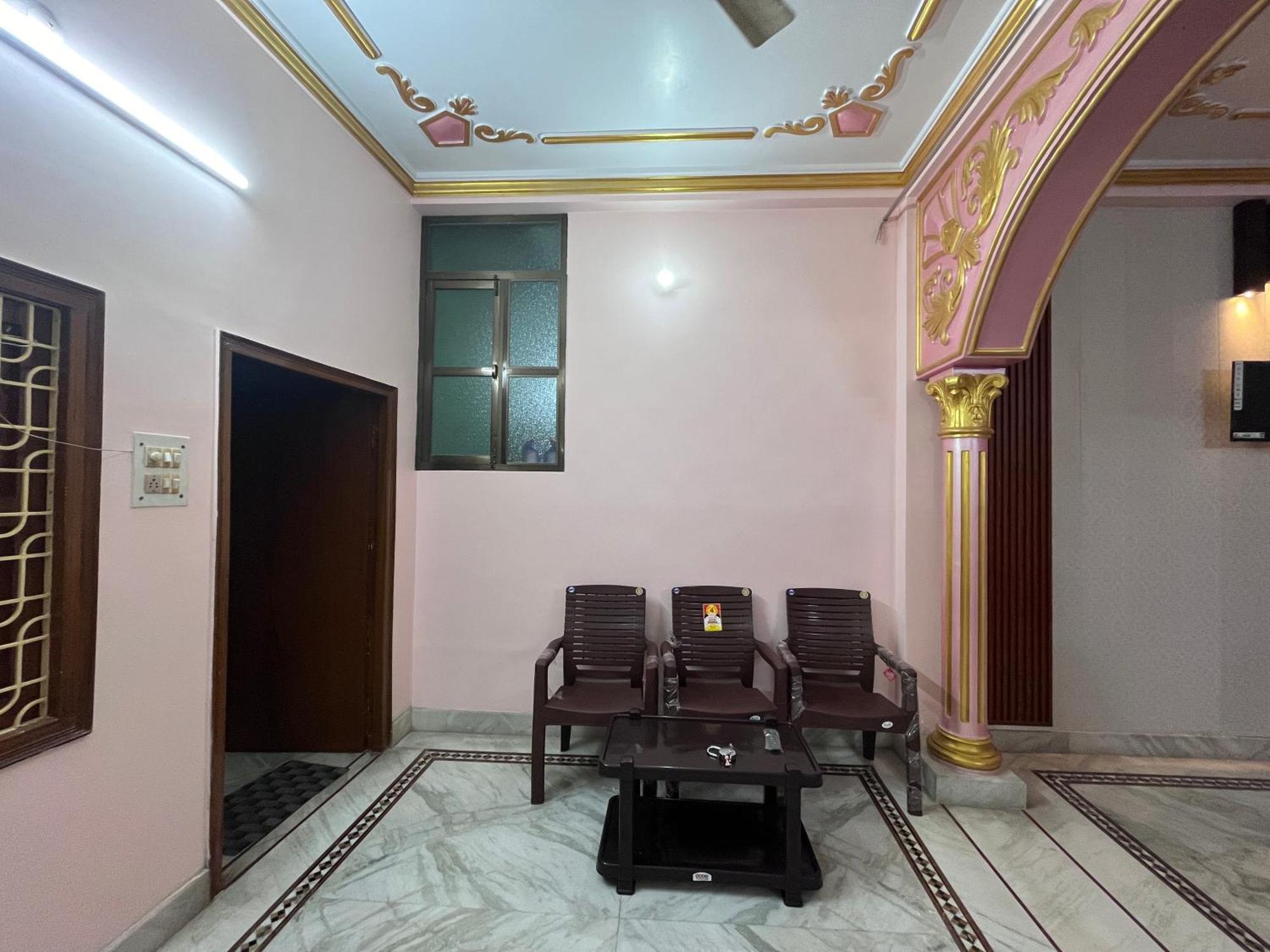 Trilok Residency - Dashashwamedh Guest house *