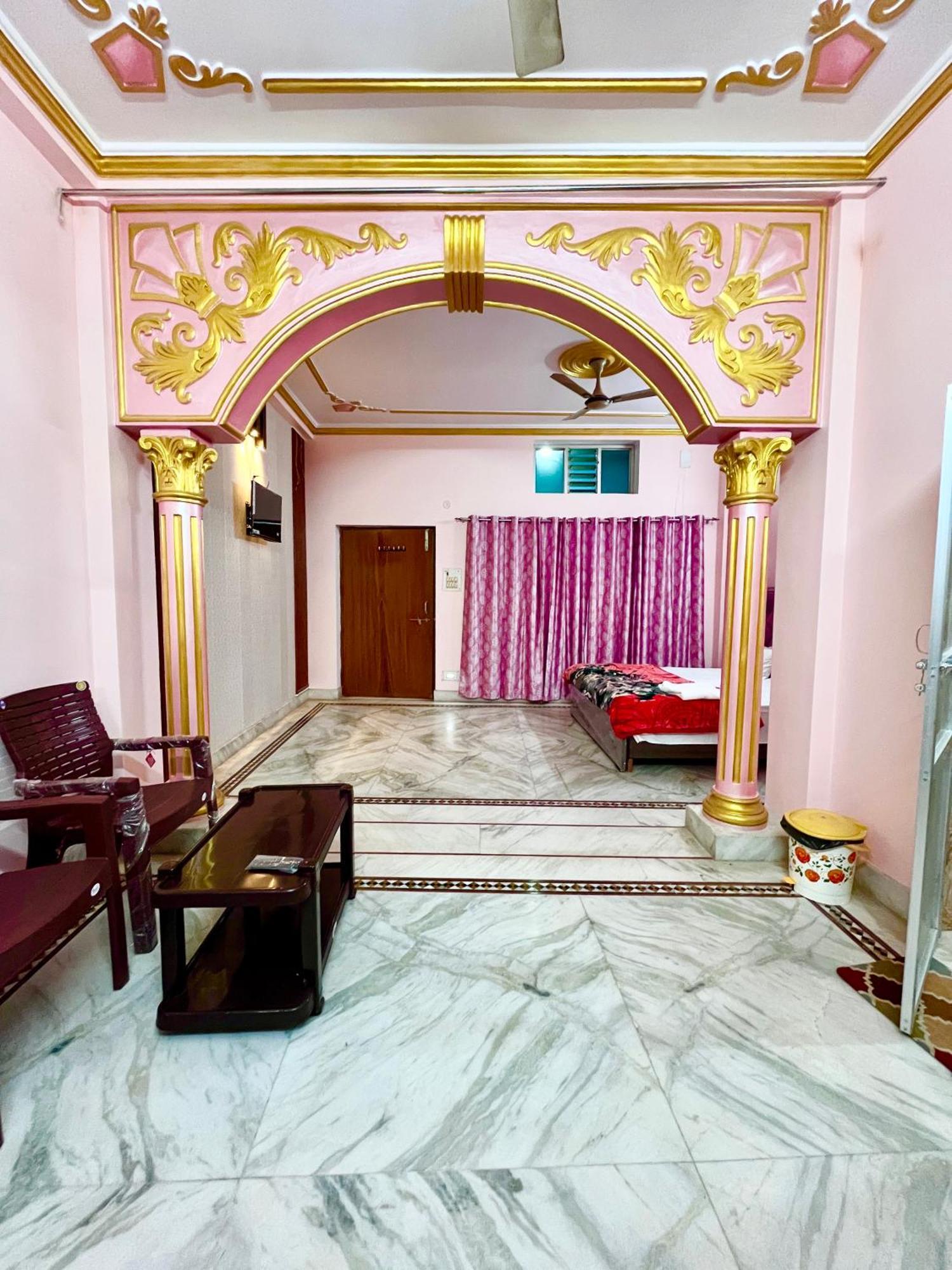 Trilok Residency - Dashashwamedh * Varanasi