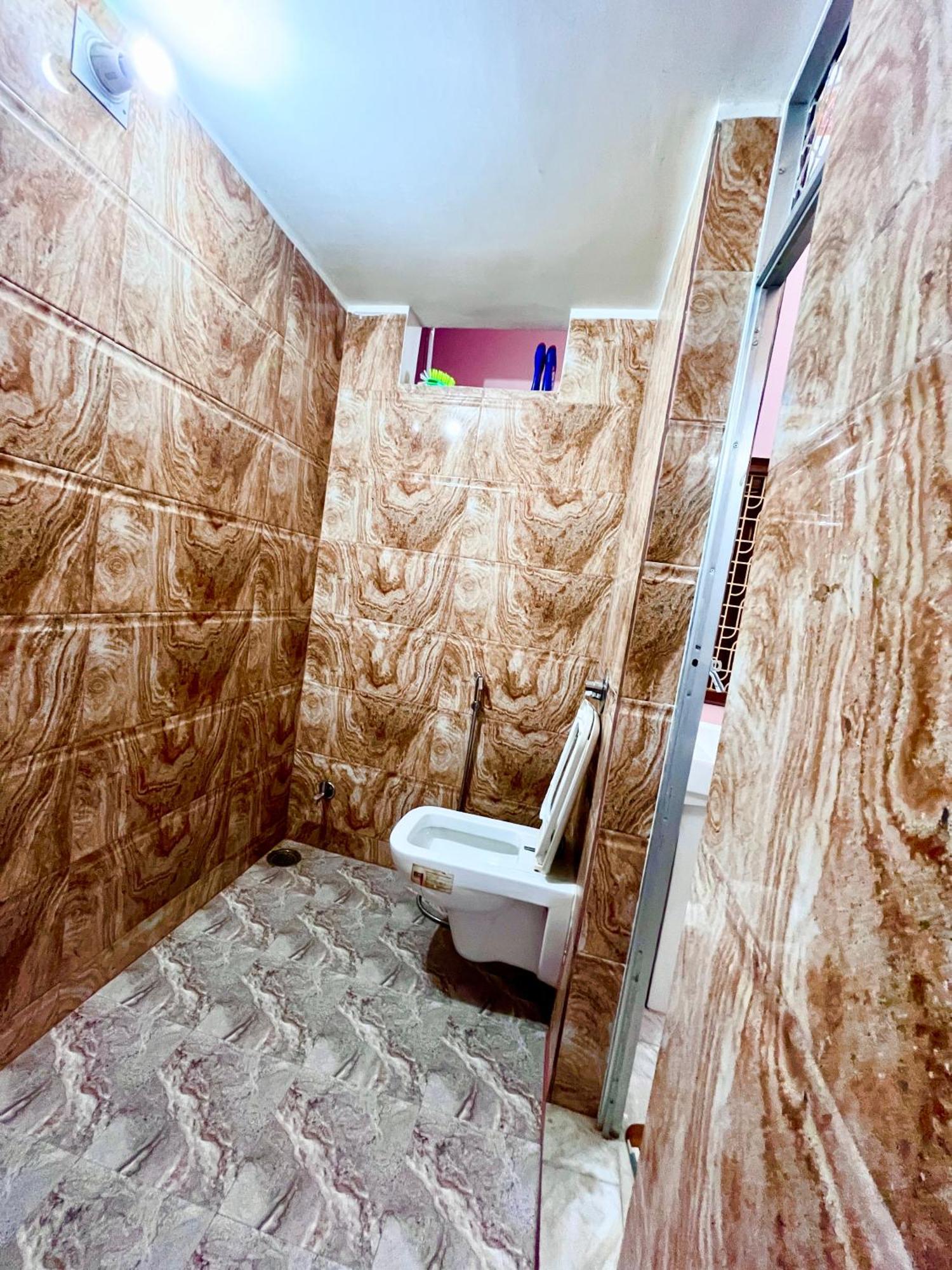 Trilok Residency - Dashashwamedh Guest house *