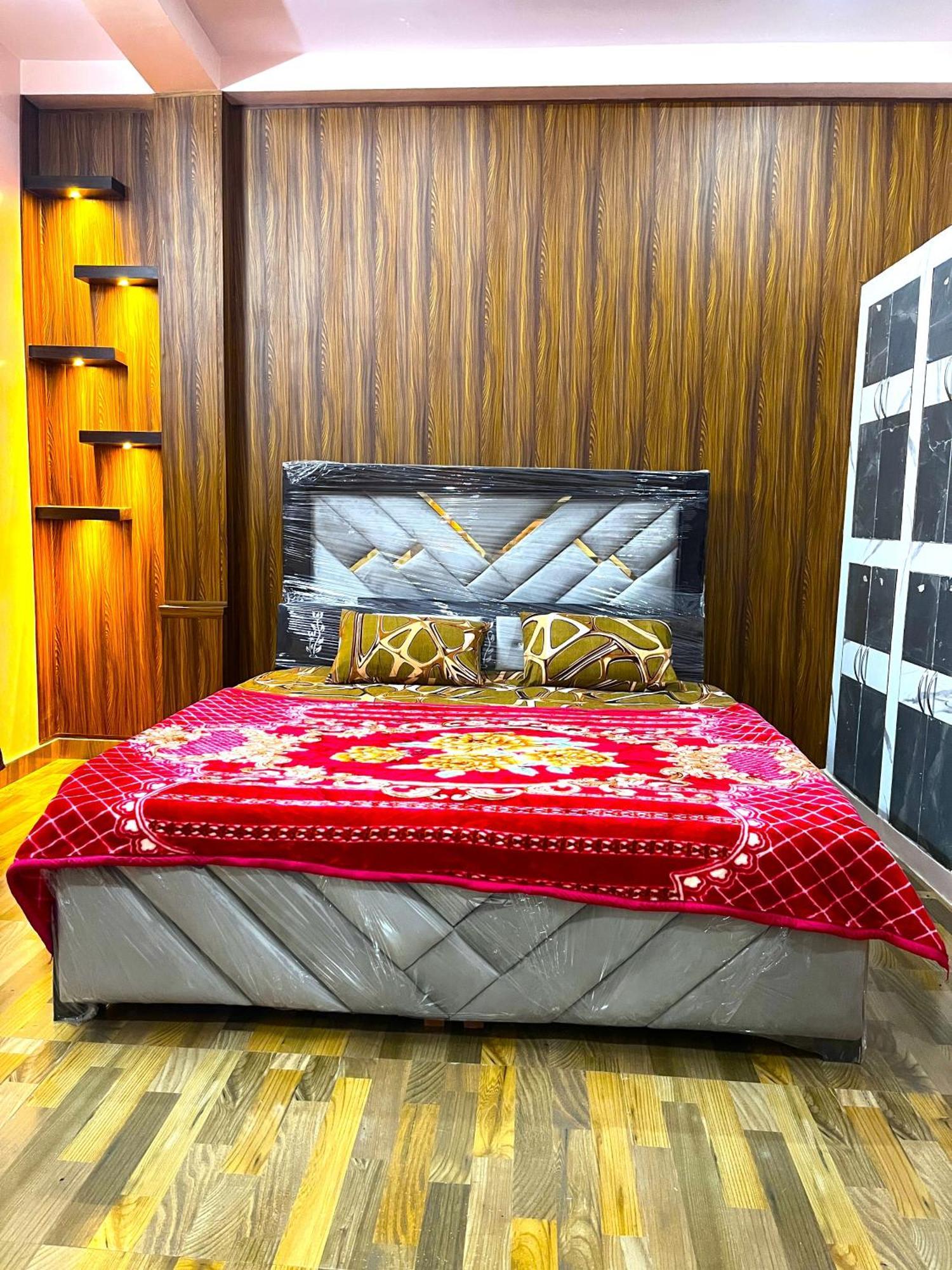 Trilok Residency - Dashashwamedh * Varanasi