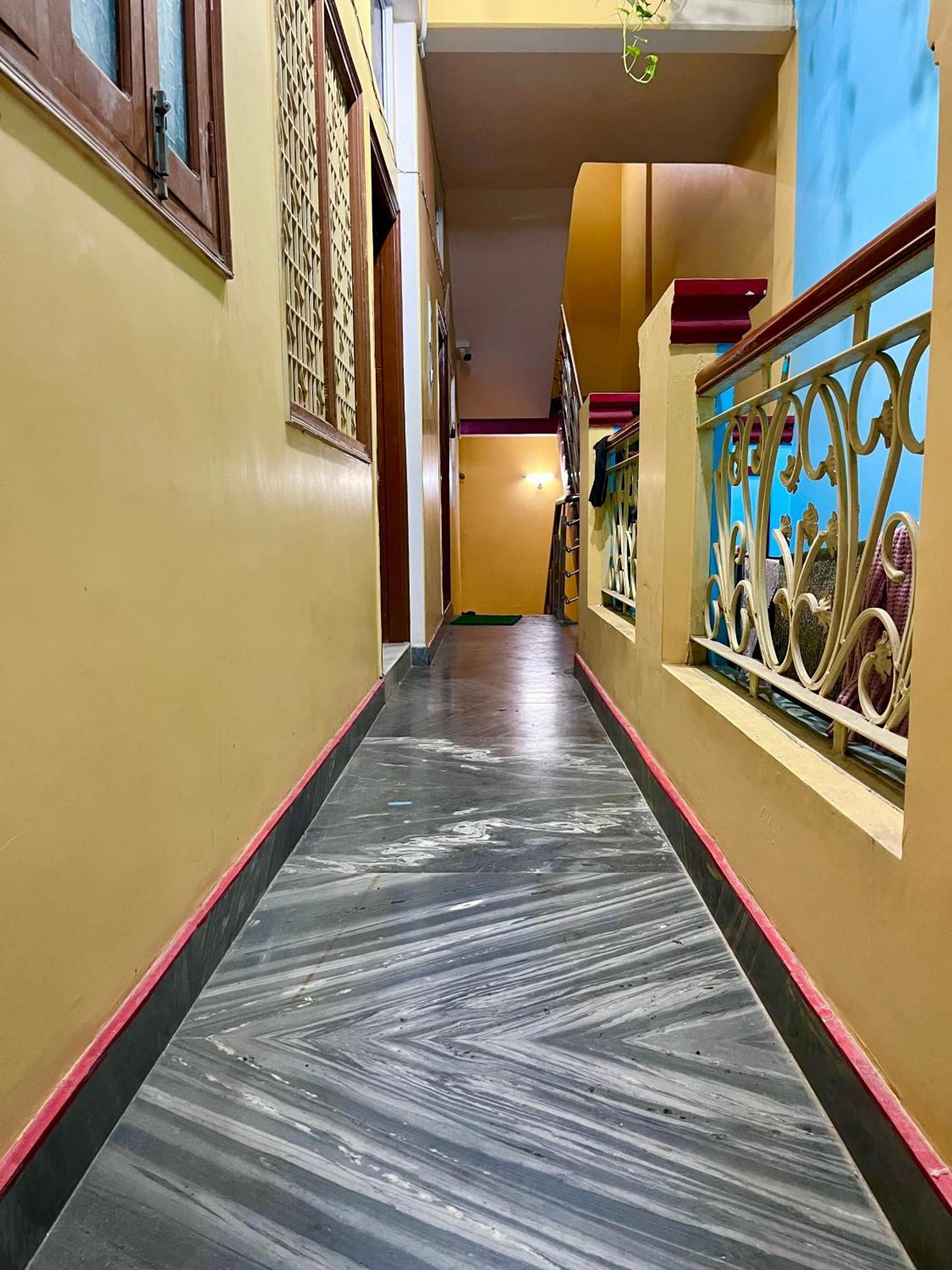Guest house Trilok Residency - Dashashwamedh Varanasi